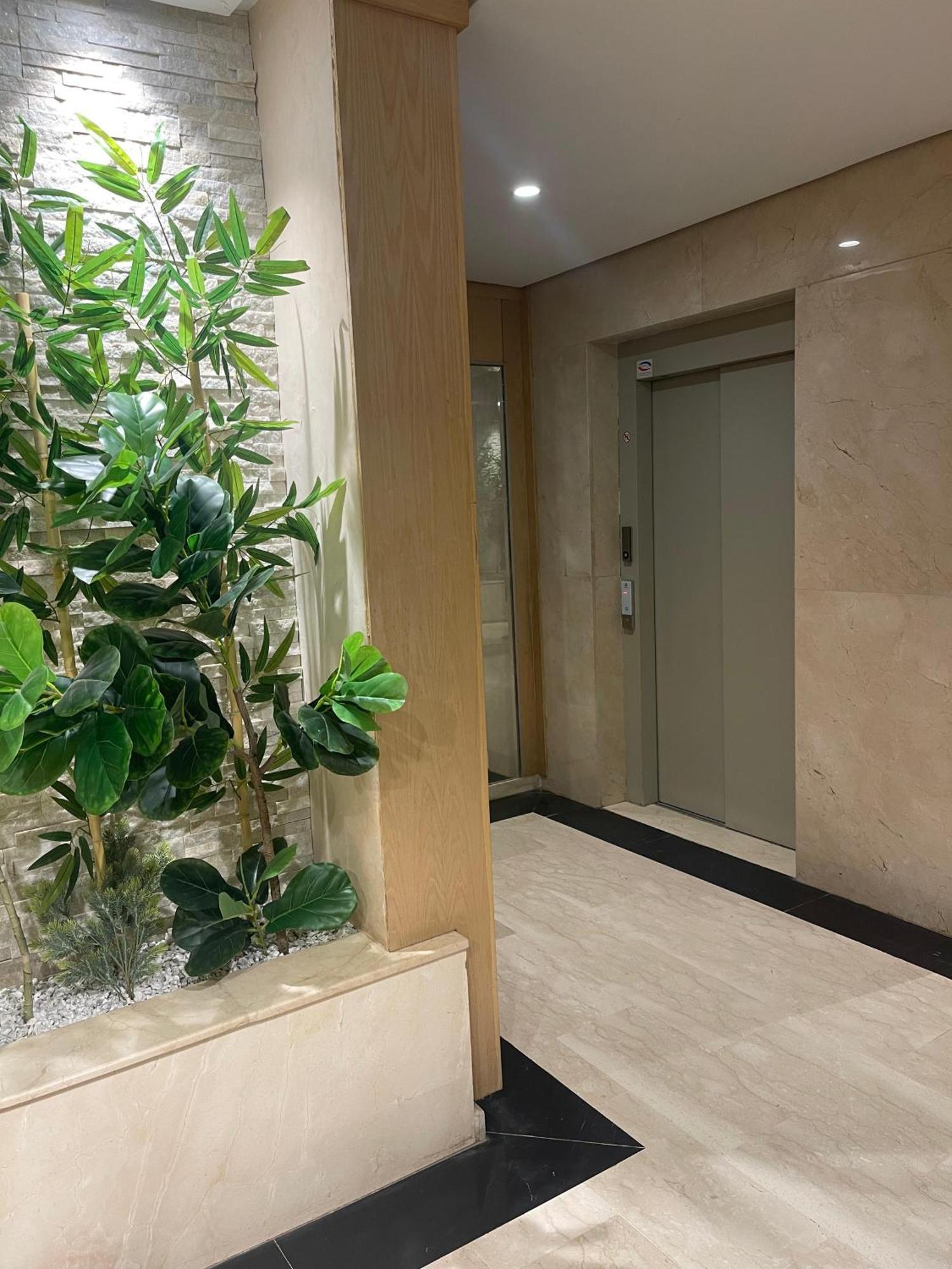 Golden Deer Apartment *